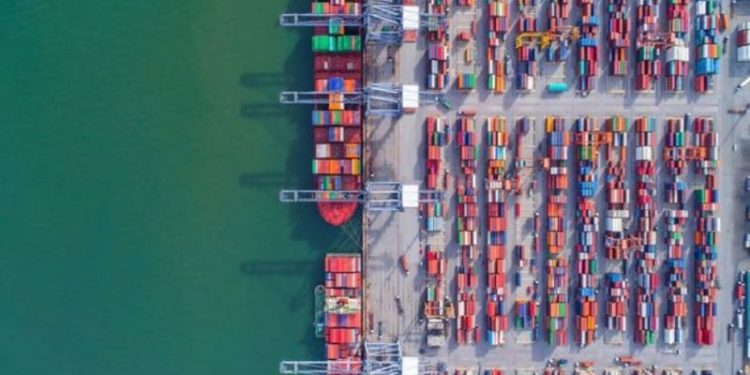 Dış ticaret açığı 100 milyar dolara koşuyor