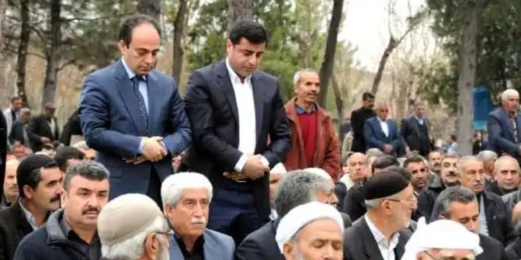 Diyanet’ten Demirtaş hamlesi: ‘Devletimizin itibarının güçlendirilmesi için cezalandırılmalı’