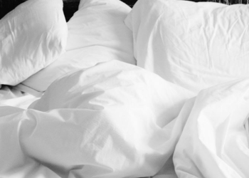 Dr. Ömer Faik Sağun uyarılarda bulundu: 'Horlama evliliği bitiriyor'