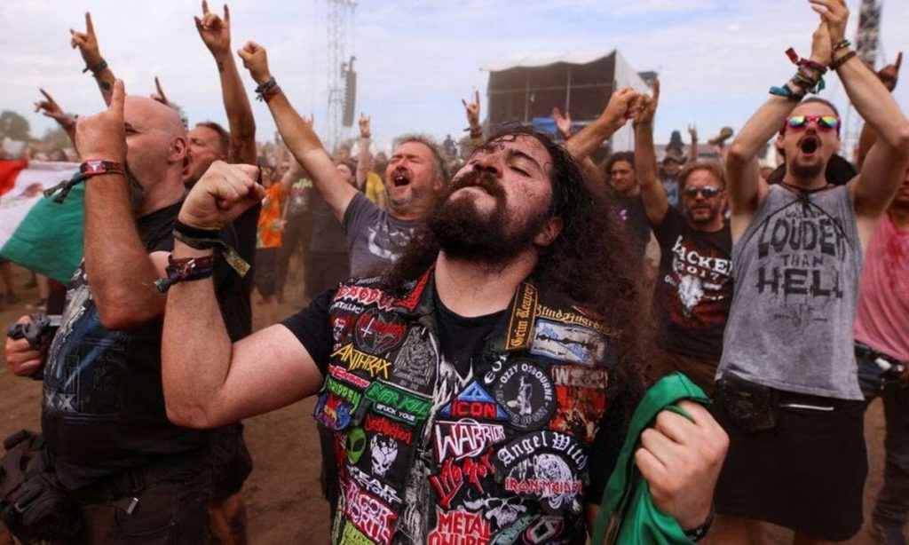 Dünyanın en büyük Heavy Metal festivalini sel bastı: Organizatörler 'gelmeyin' çağrısı yaptı