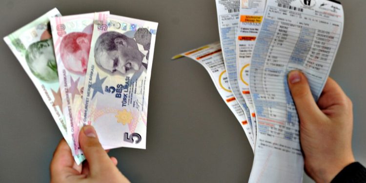 Ekonomist Babuşçu’dan ‘elektrik ve doğalgazda yüksek zam’ iddiası: Eli kulağında
