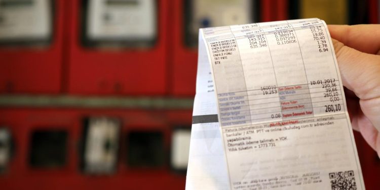 Elektrikte zam oyunu: 'Dağıtım bedeli' cep yakıyor