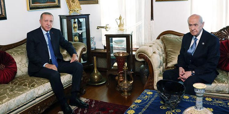 Erdoğan, Bahçeli’yi evinde ziyaret etti