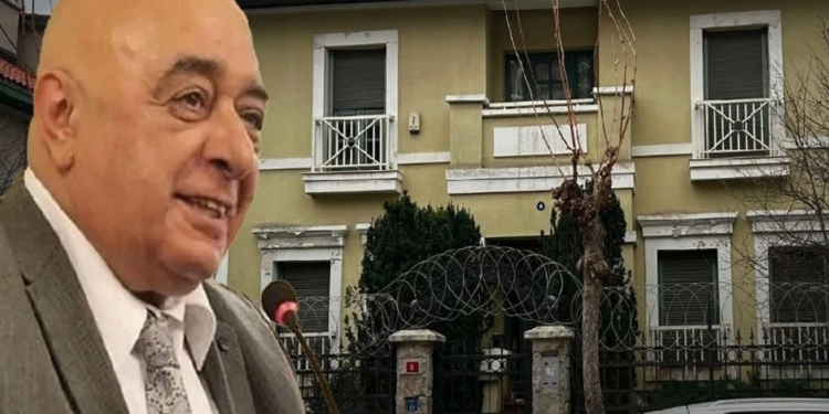Erdoğan mitinglerinde onun şiirini okuyordu: Ailesiyle yaşadığı villa icradan satılacak
