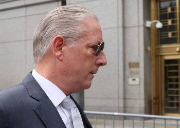 Eski üst düzey FBI ajanı, Rus oligarka yardım ettiğini itiraf etti