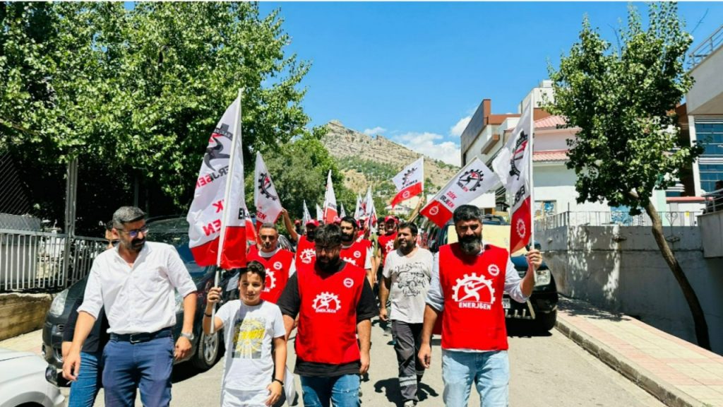 FEDAŞ işçilerinin eylemleri sürüyor: 'Direnen işçiler yenilmezler'