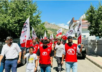 FEDAŞ işçilerinin eylemleri sürüyor: 'Direnen işçiler yenilmezler'