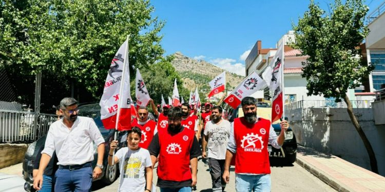 FEDAŞ işçilerinin eylemleri sürüyor: 'Direnen işçiler yenilmezler'