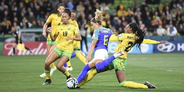 Federasyon desteğini çekince bağışlarla Dünya Kupası'na katılan "Reggae Kızlar" tarih yazıyor