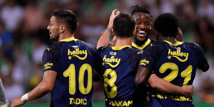 Fenerbahçe, Maribor maçı kadrosunu UEFA'ya bildirdi: İki isim yer almadı