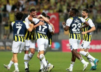 Fenerbahçe olaylı maçı 3 golle geçti, tur atladı