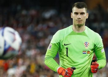 Fenerbahçe’de Dominik Livakovic transferi yine ertelendi