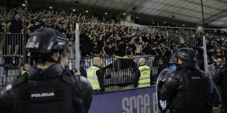 Fenerbahçe'den Maribor maçındaki tribün olaylarıyla ilgili açıklama