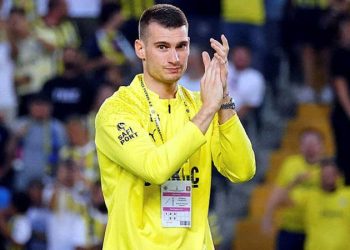 Fenerbahçe'nin yeni transferi Livakovic, imzayı attı!