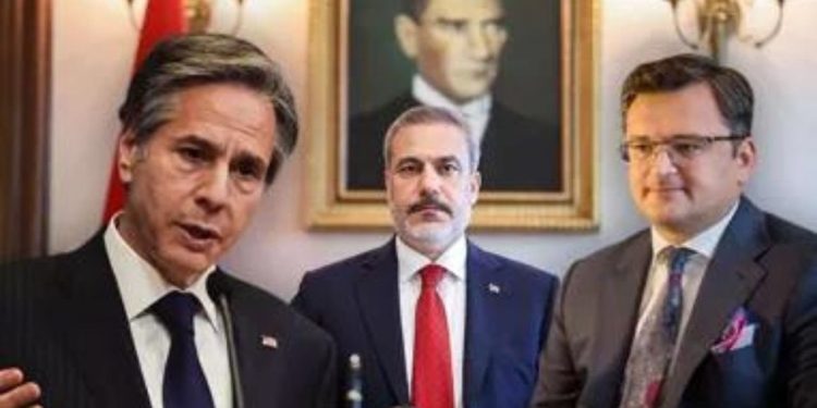 Fidan'dan ABD ve Ukrayna ile temaslar: Tahıl koridoru görüşüldü