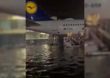 Frankfurt Havalimanı'nı su bastı: 70 uçuş iptal edildi