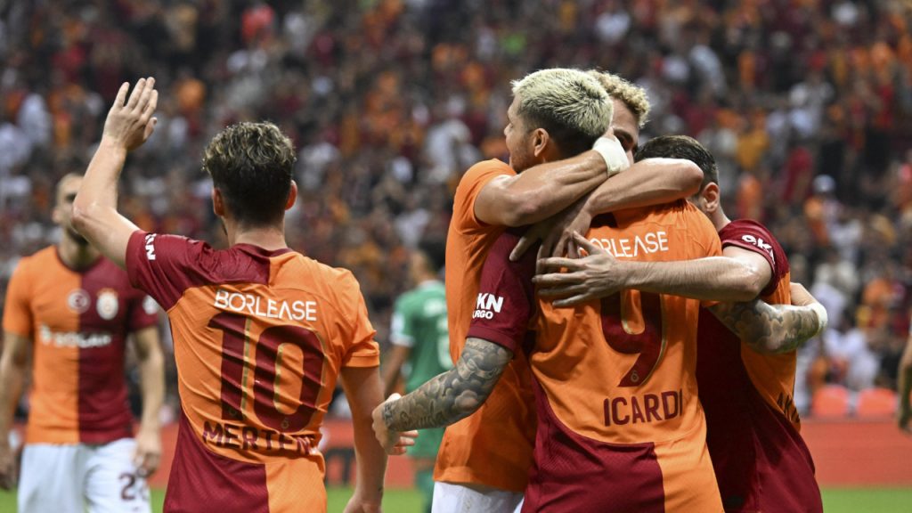 Galatasaray, Şampiyonlar Ligi'nde play-off turuna yükseldi