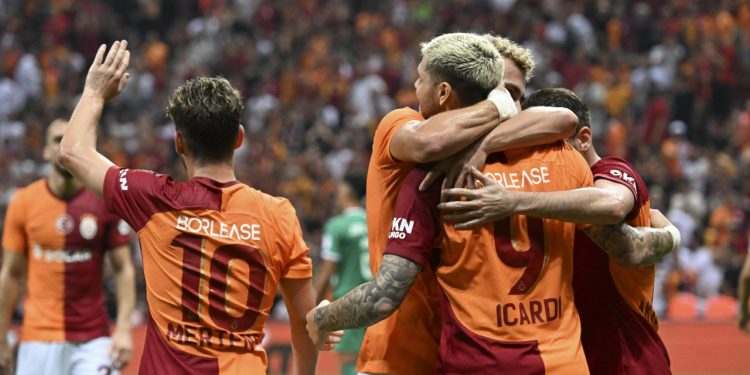Galatasaray, Şampiyonlar Ligi'nde play-off turuna yükseldi