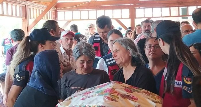 Gültan Kışanak, ablasını son yolculuğuna uğurladı