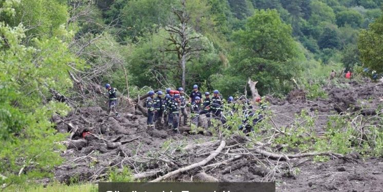 gurcistanda toprak kaymasi