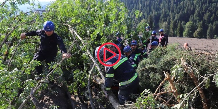 Gürcistan'ın tatil beldesi Şovi'deki heyelanda 11 kişi öldü