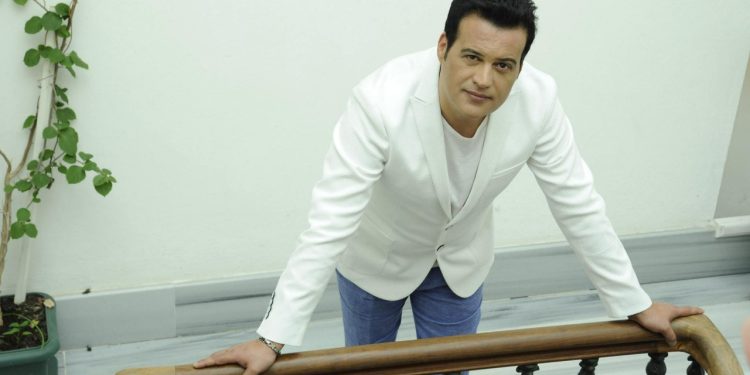 Hakan Peker siyasete giriyor: Adaylığını açıkladı!