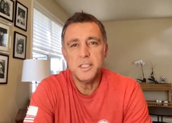 Hakan Şükür: Şahitleri var; Fatih Altaylı, gazetesinde yazmam için büyük paralar teklif etti, reddettim 