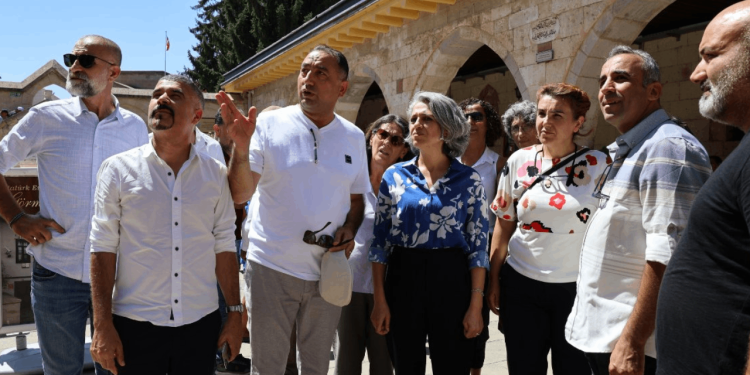 Her yıl iki etkinlik düzenleniyor: "AKP'nin etkinliğinde Hacı Bektaş-ı Veli’nin resmine müdahale edildi"