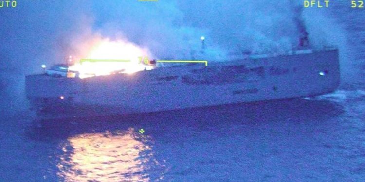 İddia: Hollanda’da yanan kargo gemisi söküm için Türkiye'ye gönderilebilir