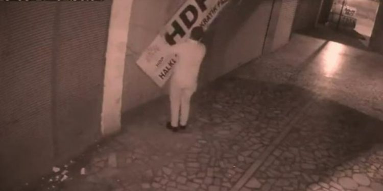 Iğdır'da HDP binasına saldırı