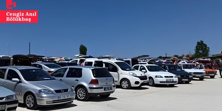 İkinci el araç piyasasında fiyatlar uçuyor: 'Parayı denkleştirene kadar zam geldi'