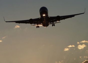 İngiltere-Türkiye uçağında bomba alarmı!