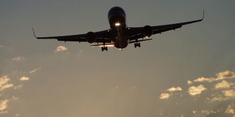 İngiltere-Türkiye uçağında bomba alarmı!