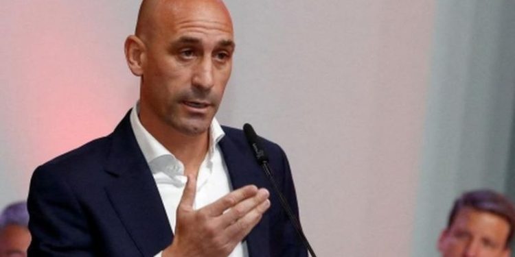 İspanyol futbol yöneticileri, federasyon başkanı Luis Rubiales’in istifasını istedi