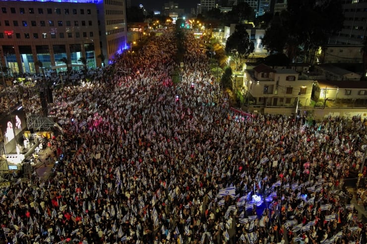 İsrailliler, ‘yargı düzenlemesi’ne karşı yine sokaklara indi