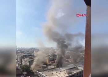 İstanbul’da iş merkezinde yangın paniği: Mahsur kalan 9 kişi kurtarıldı