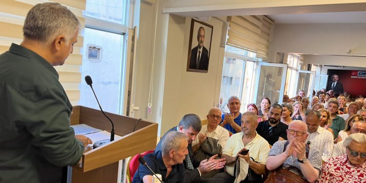 Kadıköy CHP İlçe Başkanı Ali Narin adaylığını açıkladı