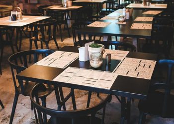 Kafe çalışanları, hesabı ödeyemeyen adama tecavüz etti!