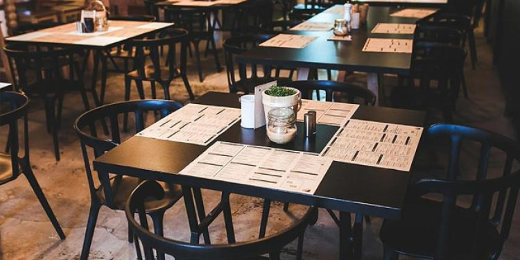 Kafe çalışanları, hesabı ödeyemeyen adama tecavüz etti!