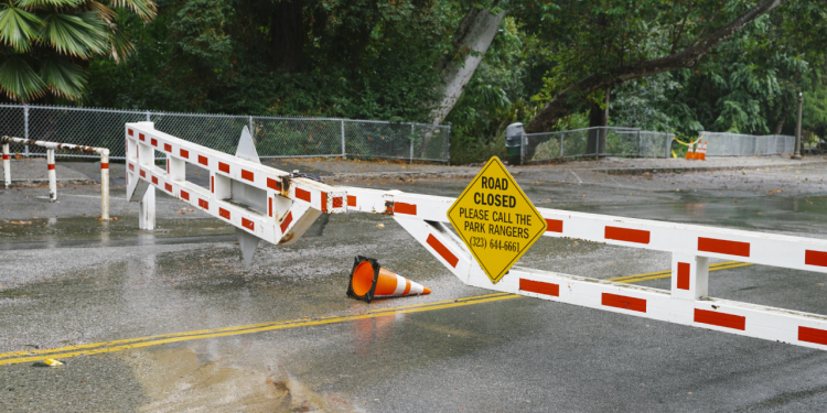 Kaliforniya'da 'yüzyılın kasırgasından' sonra 'yüzyılın depremi'