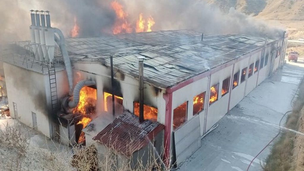 Kastamonu'da fabrika yangını