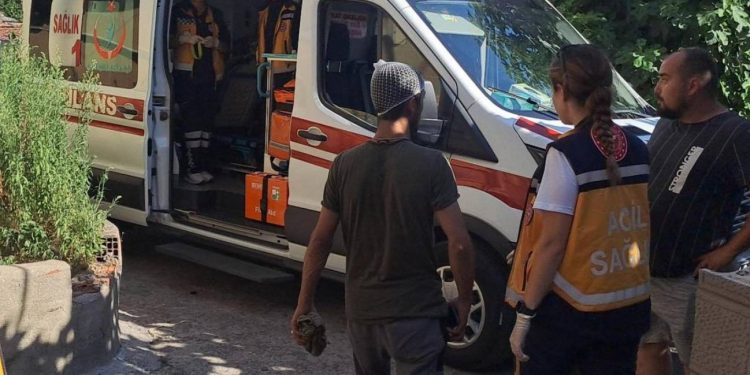 Kira kavgaları bitmiyor: Ev sahibinin başına keserle vurdular!