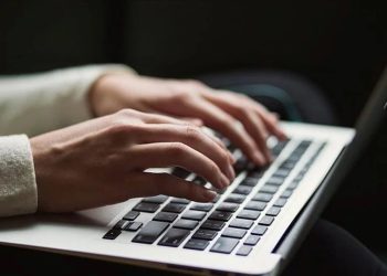 Klavye hareketleri takip edilen kişi işten çıkarıldı