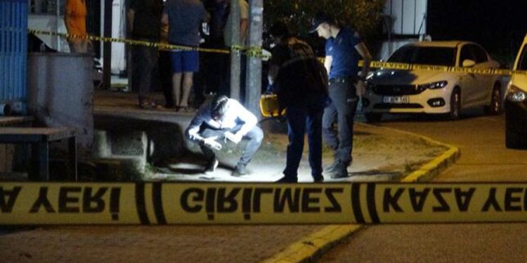 Kocaeli’de kadın cinayeti: Cadde ortasında öldürüp, parkta intihar etti