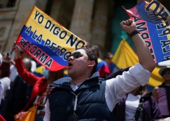 Kolombiya'da akaryakıta yüzde 50 zam protestosu