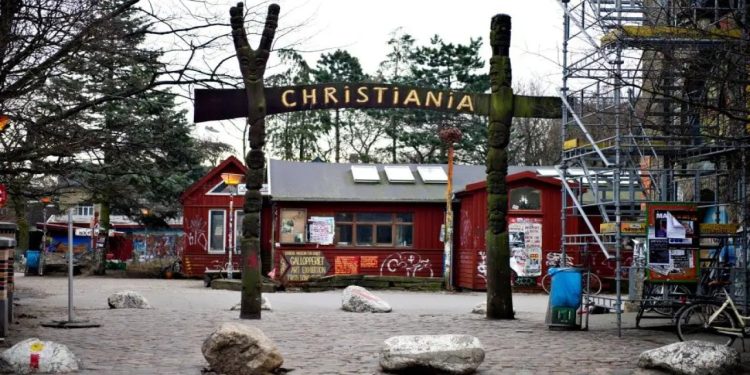 Kopenhag'da anarşist komünün bulunduğu bölgeye silahlı saldırı: Bir ölü, dört yaralı