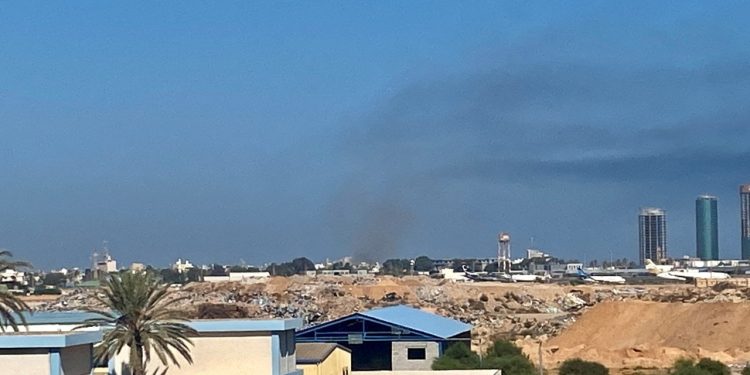 Libya'da iki güçlü milis grubu çatışıyor:  Başkent Trablus'a uçuşlar durdu