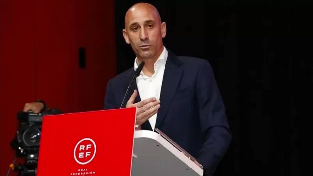 Luis Rubiales'ın Jenni Hermoso'yu öpmesi, İspanya'da toplumsal tsunamiye neden oldu