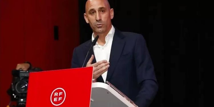 Luis Rubiales'ın Jenni Hermoso'yu öpmesi, İspanya'da toplumsal tsunamiye neden oldu