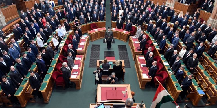 Macaristan,  İsveç’in NATO’ya katılımına ilişkin oylamayı erteledi